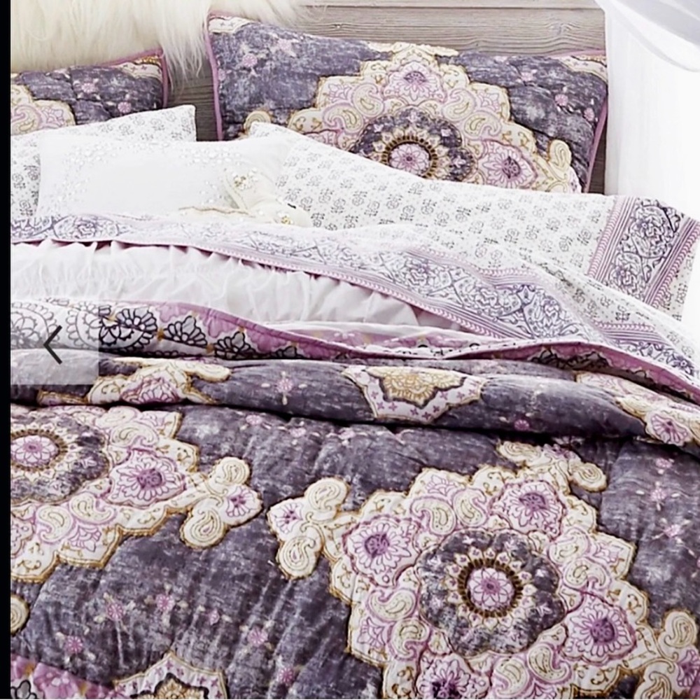 Pottery Barn Teen Bohemian Wonder Paisley Print Twin Quilt & 2 shams lilac grey - Picture 5 of 14